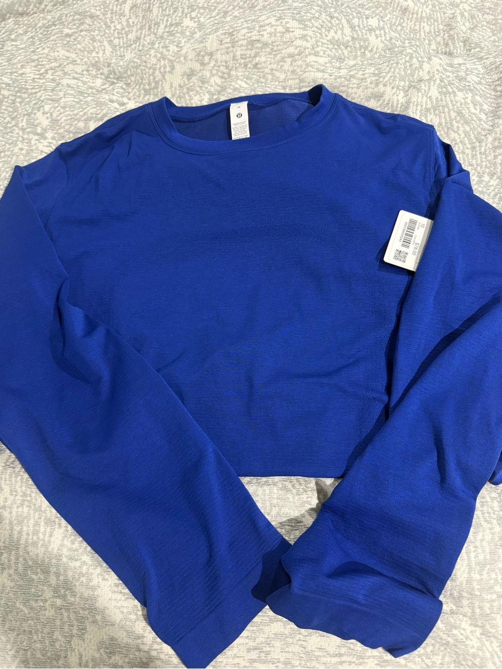 Lululemon Size 10 Women's Cropped Long-Sleeve Top - Electric Blue
